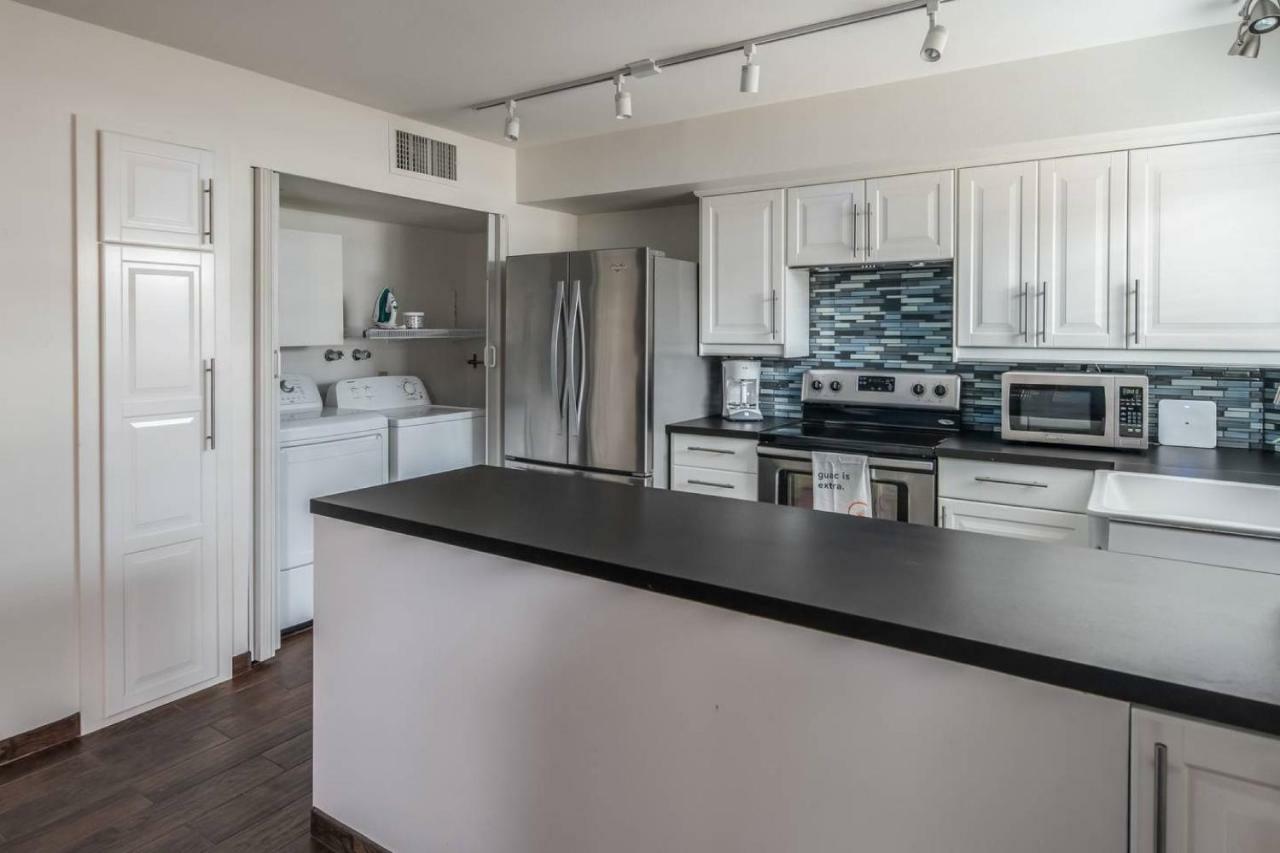Casa de férias Spacious Townhome By Wanderjaunt